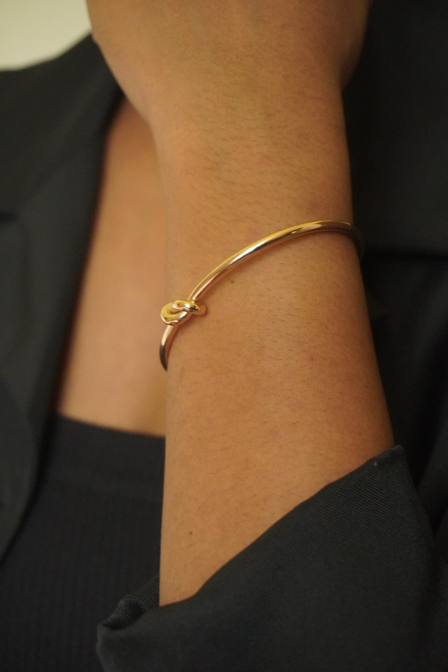 Single knot cuff bracelet