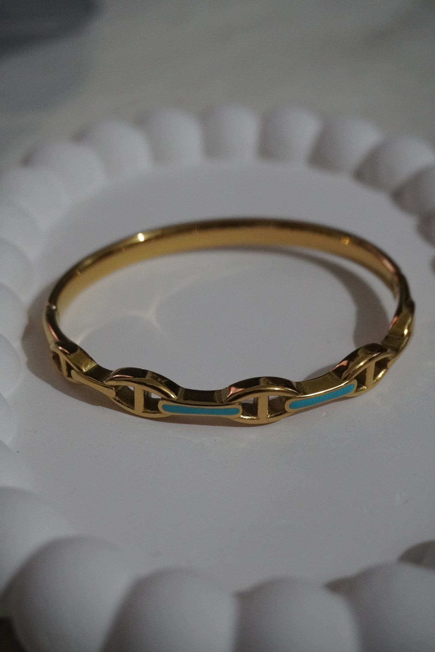 Chain-link cuff bangle