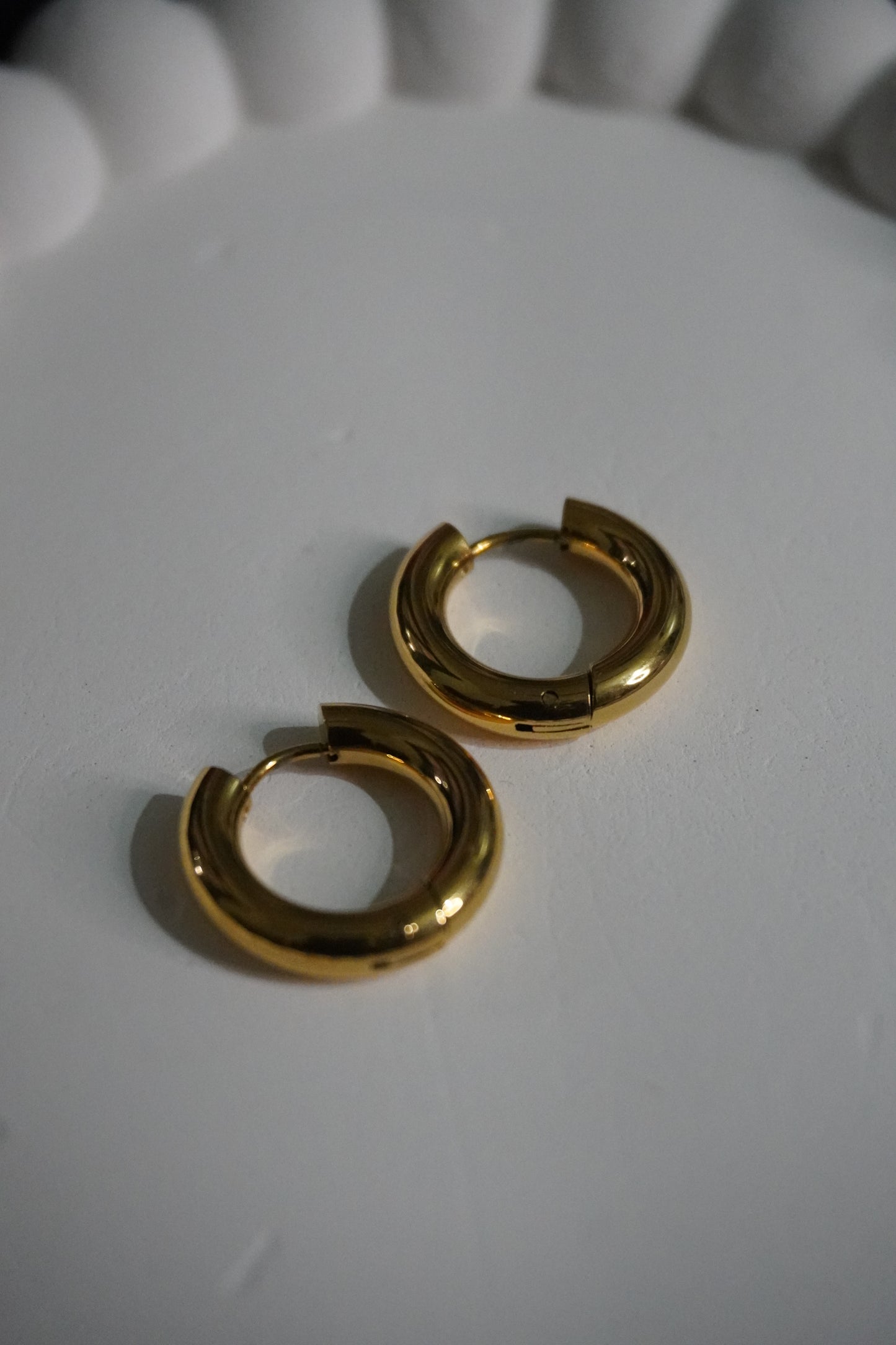Bold mini hoops