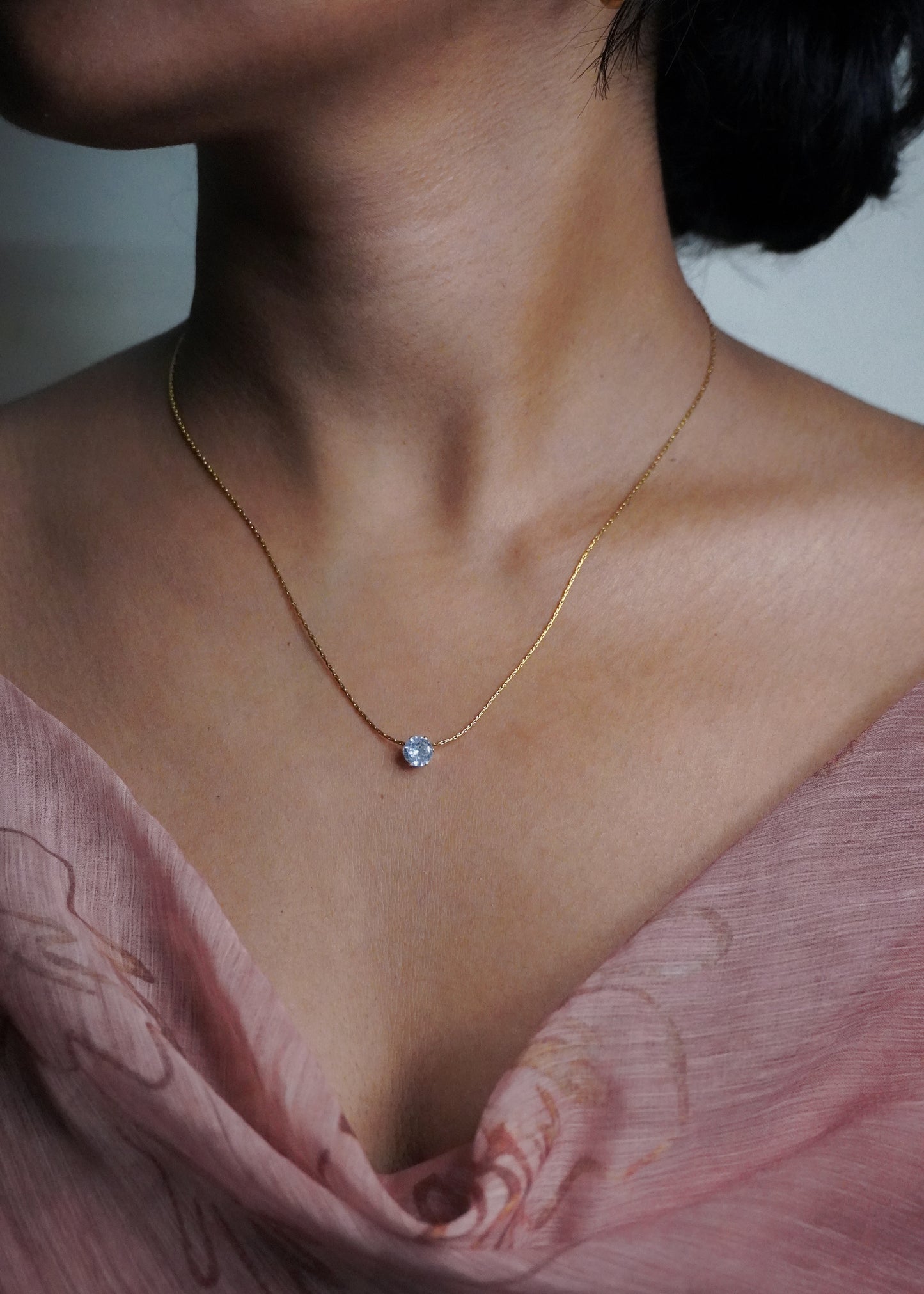 Gold solitaire pendant necklace