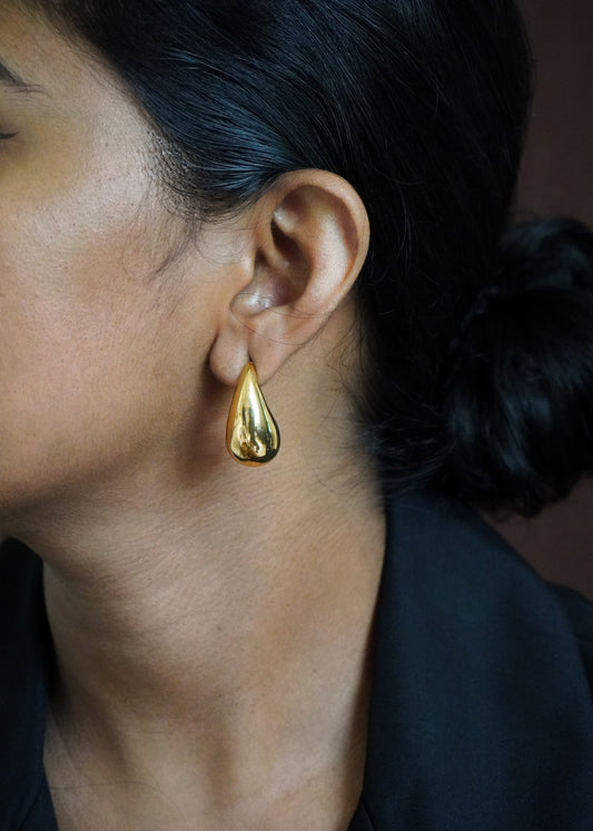 Gold teardrop earrings