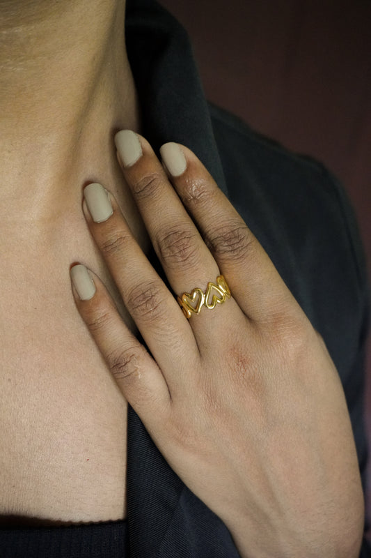 Heart string ring