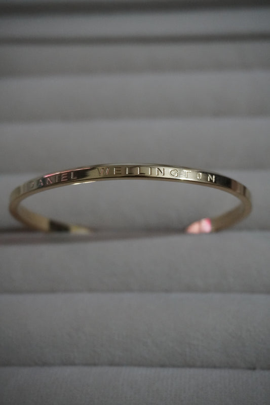 Daniel Wellington cuff bangle