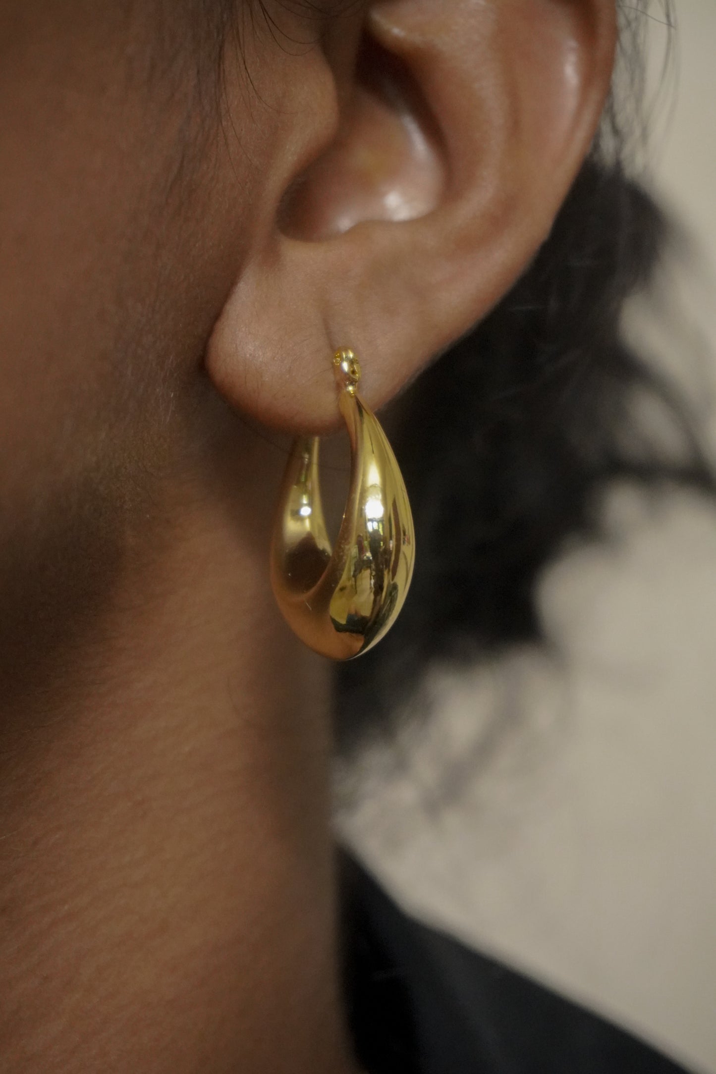 Statement oval hoops