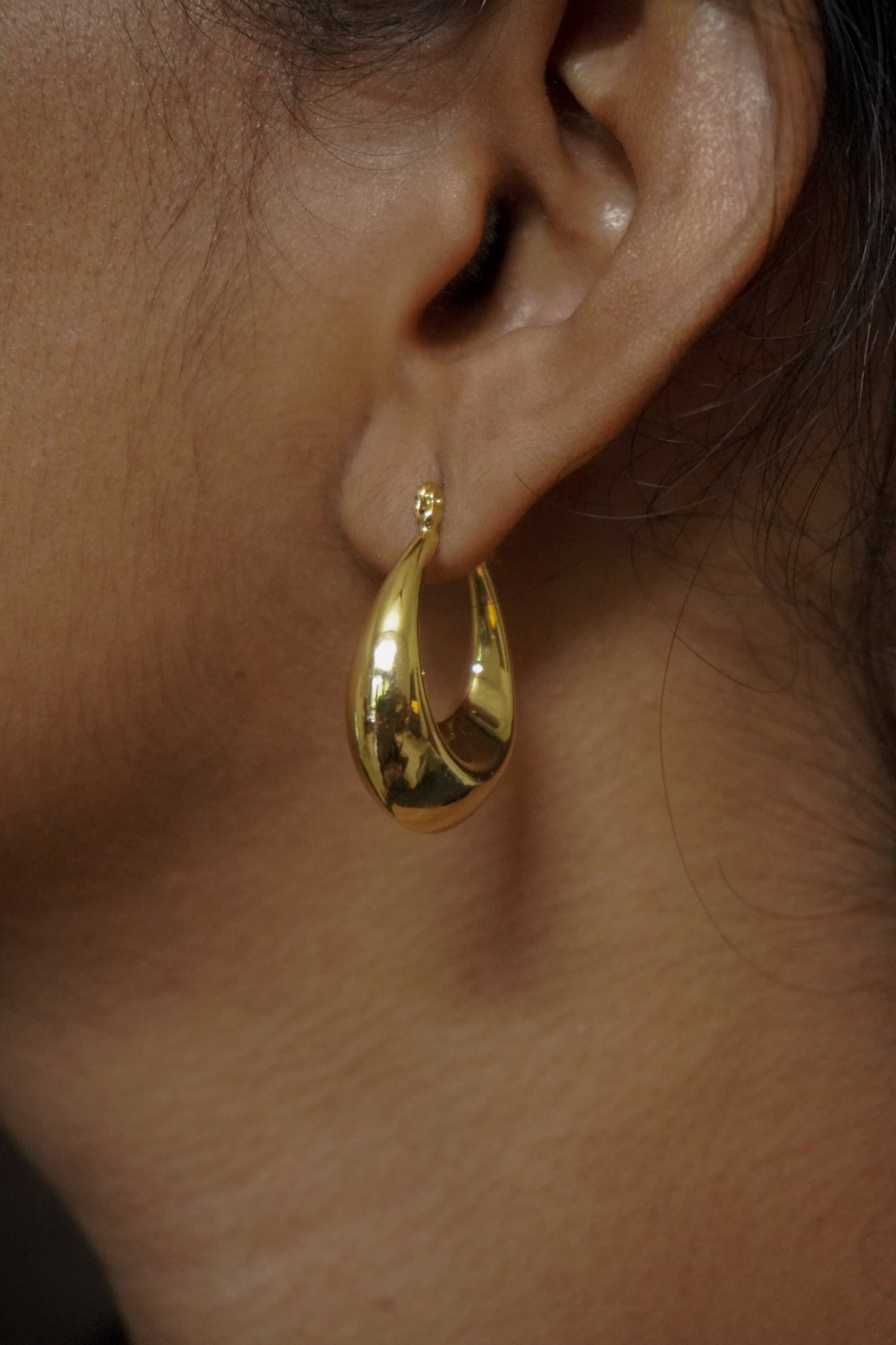 Statement oval hoops