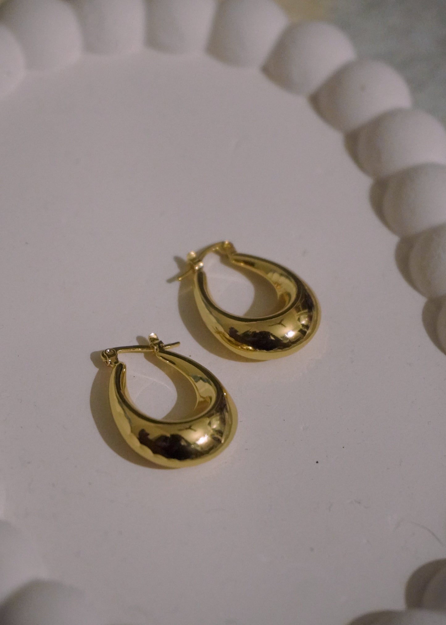 Statement oval hoops