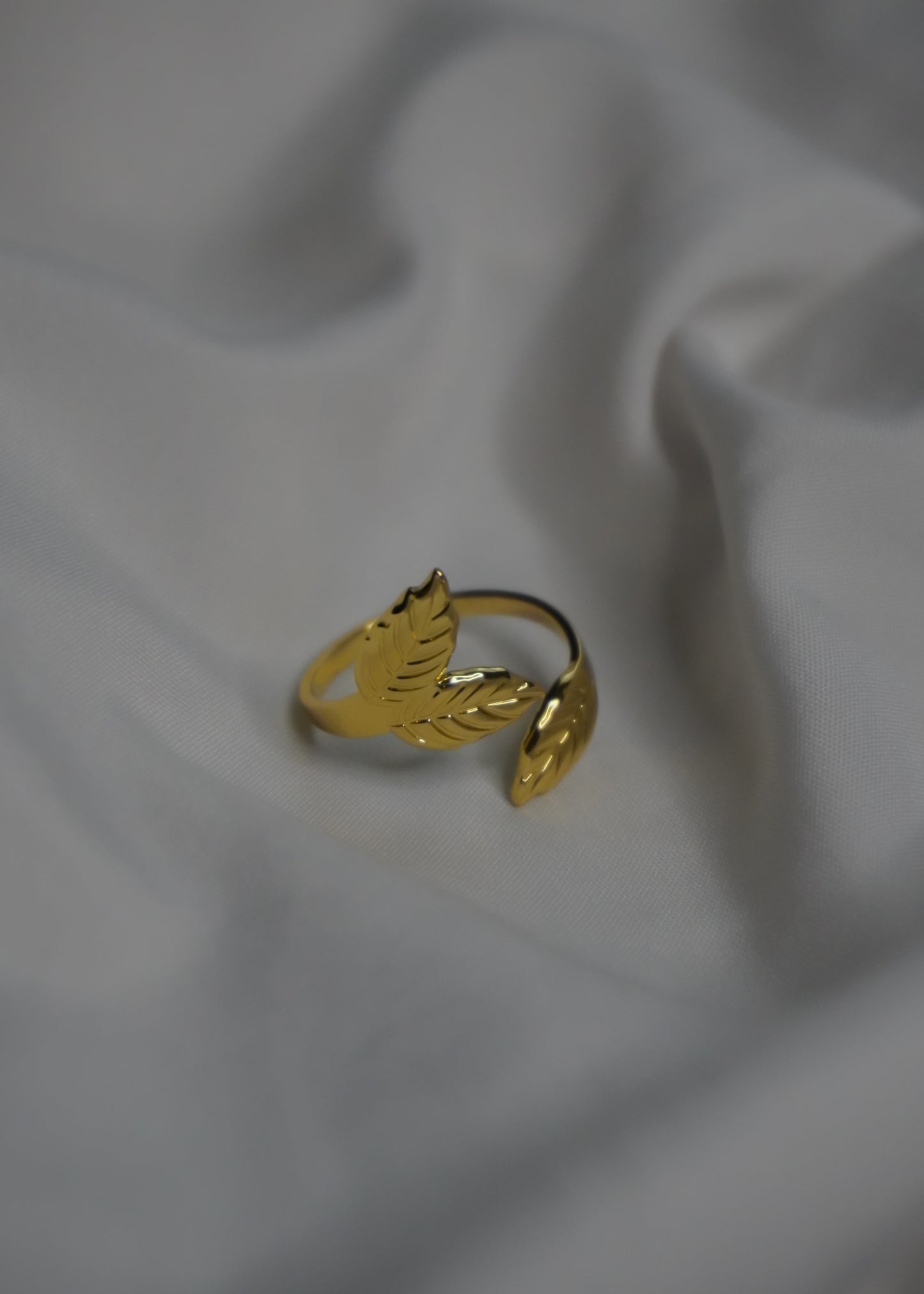 Leafy Whisper Gold Ring