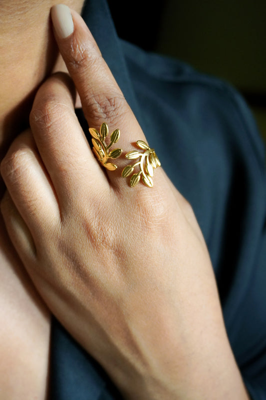 Golden leaf whisper ring