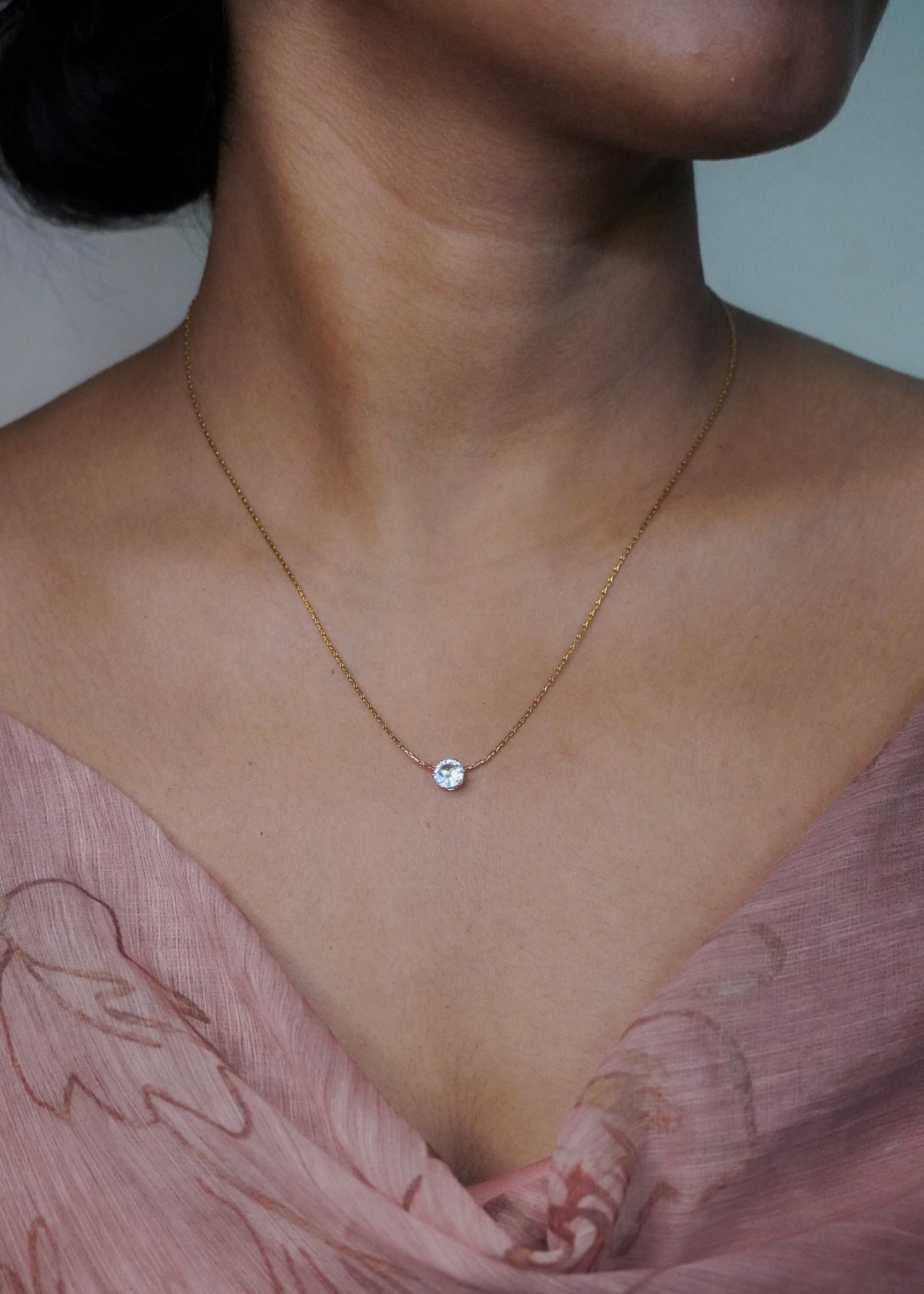 Gold solitaire pendant necklace