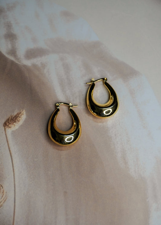 Statement oval hoops
